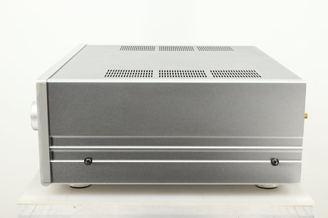 Side view of a used Luxman L-505u Integrated Amplifier
