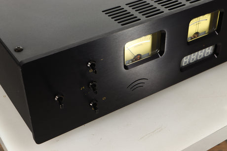 Close up view of a used Magnum Dynalab MD90T SE Tuner