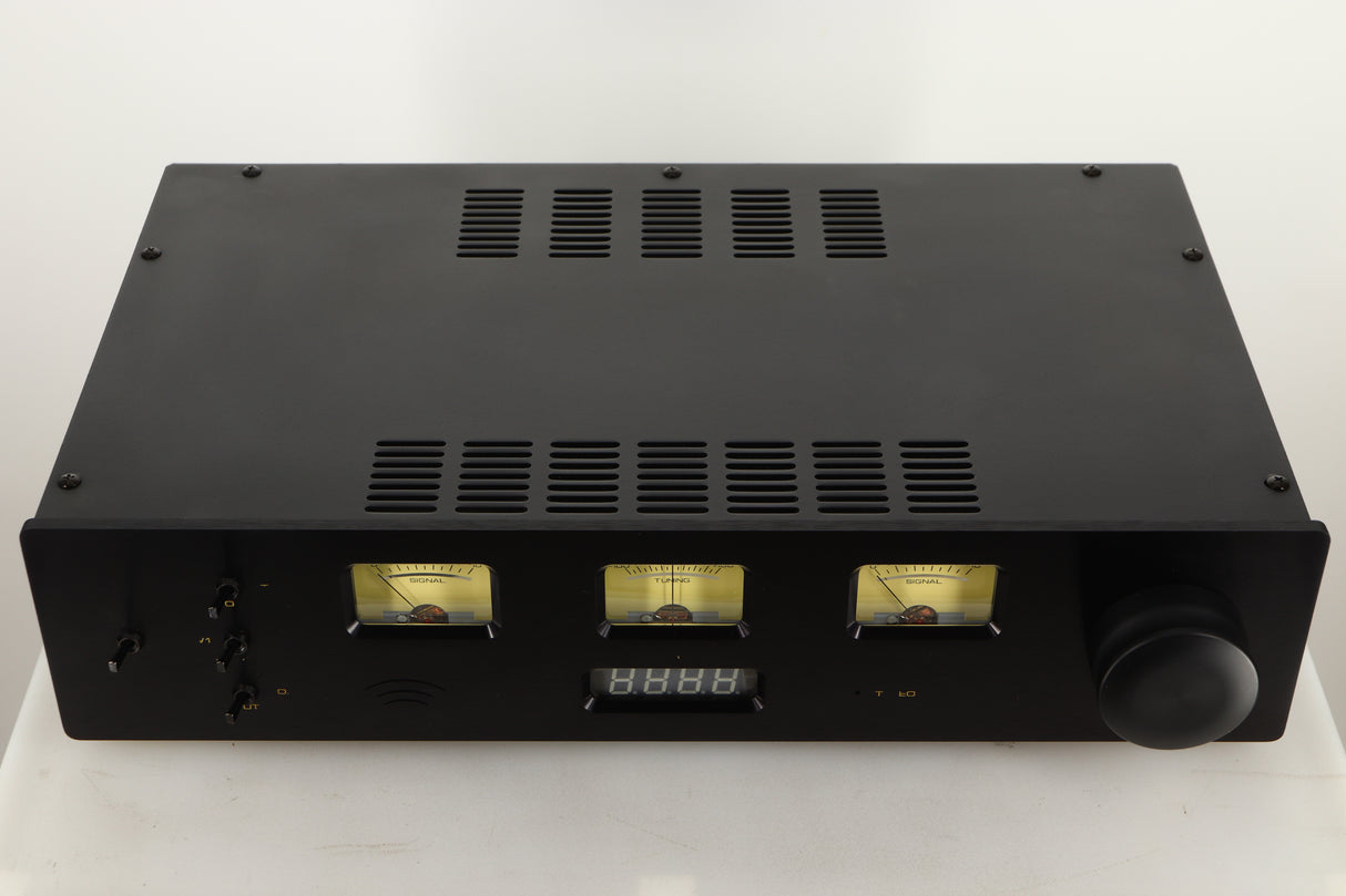 Top view of a used Magnum Dynalab MD90T SE Tuner