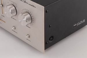 Front right corner view of a used Marantz 1050 Integrated Amplifier