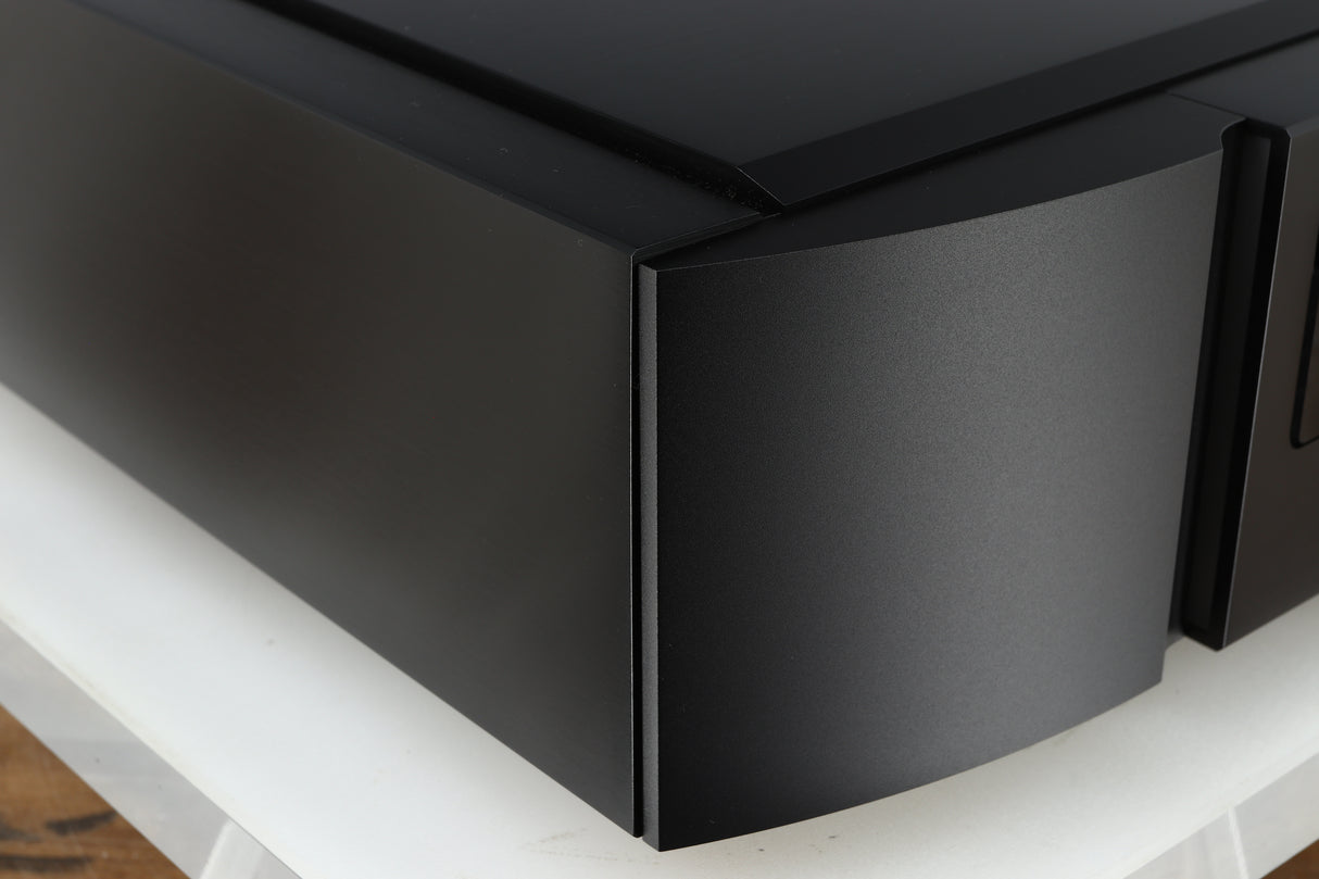Front left corner of a used Marantz KI Ruby Limited Edition SACD Player in a black finish