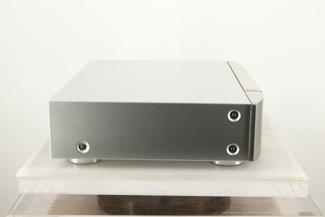 Side view of a used Marantz NA7004 Network Streamer in Silver finish