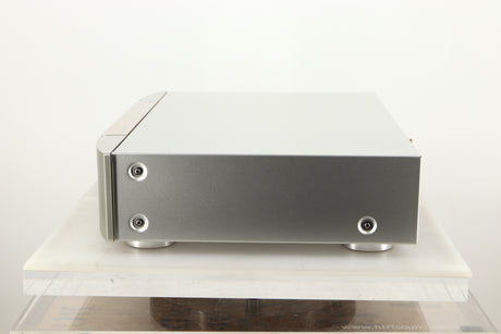 Side view of a used Marantz NA7004 Network Streamer in Silver finish