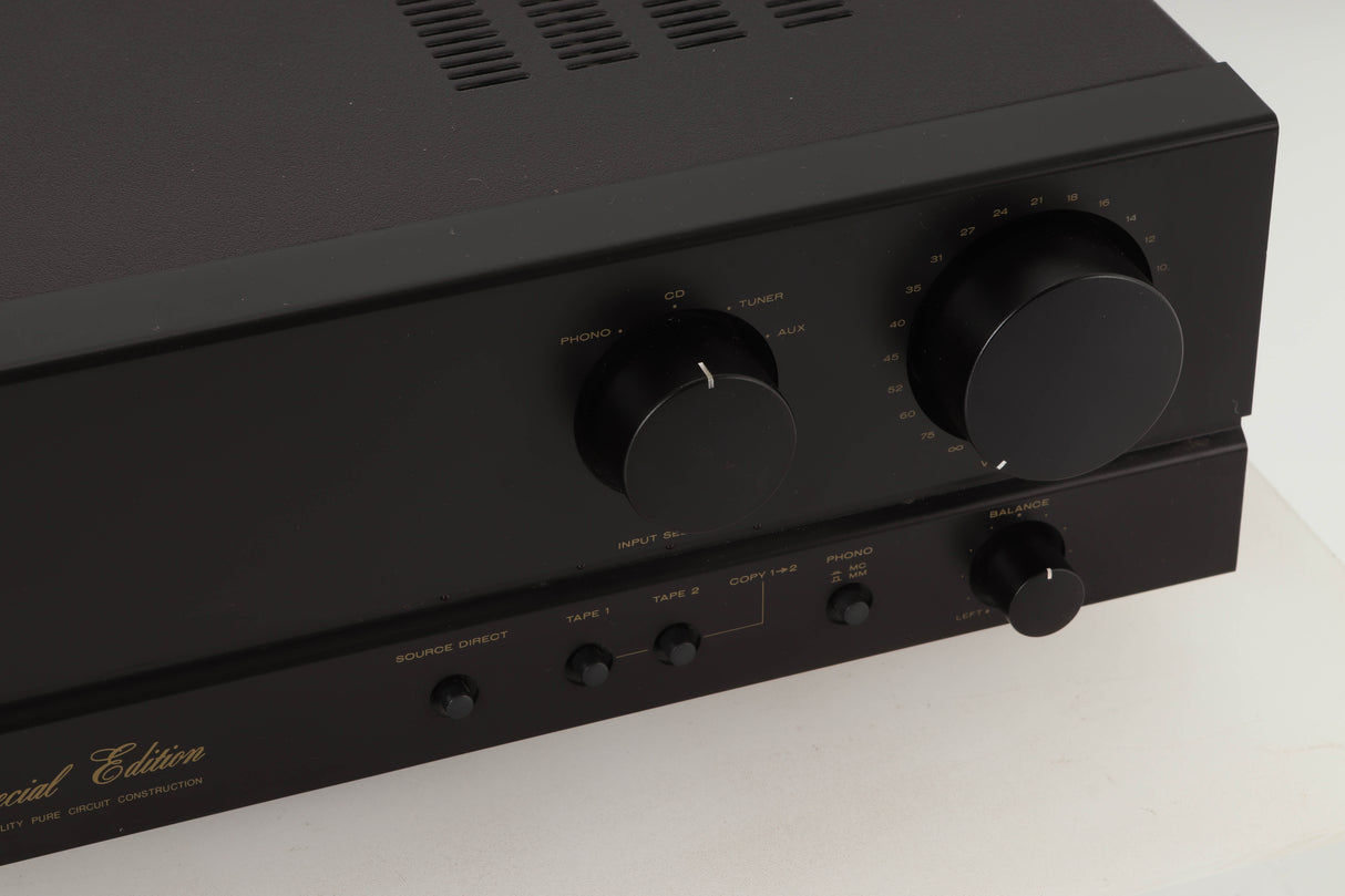 Close up view of a used Marantz PM-40SE Integrated Amplifier