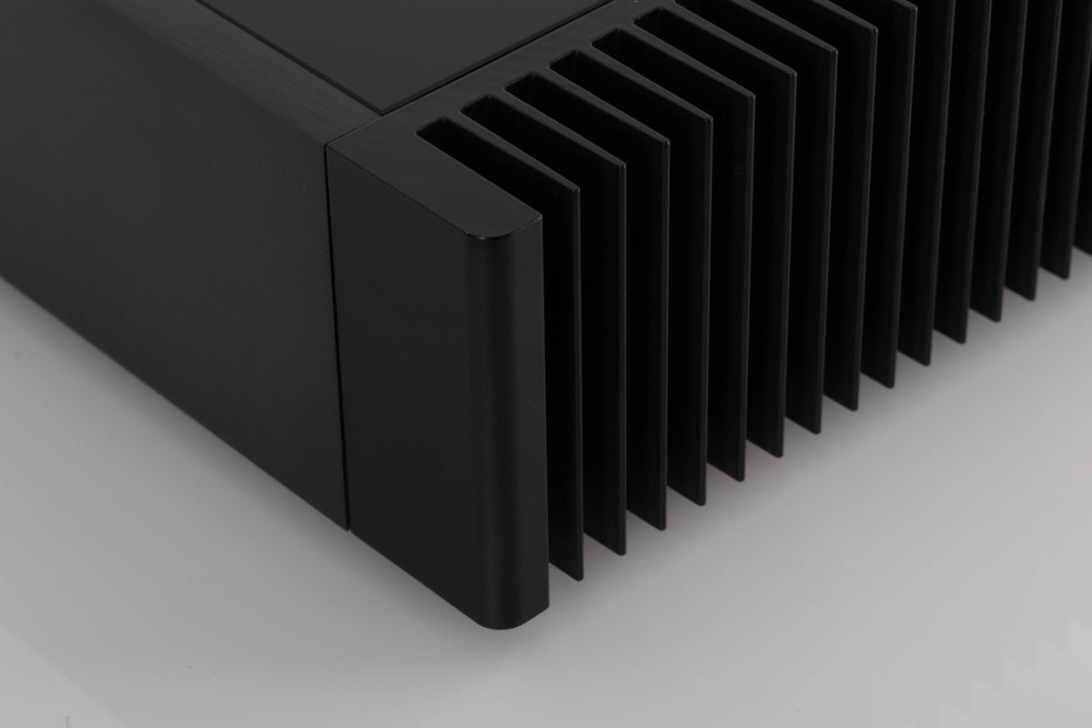 Front right corner view of a used Meridian 505 Single Monoblock Power Amplifier