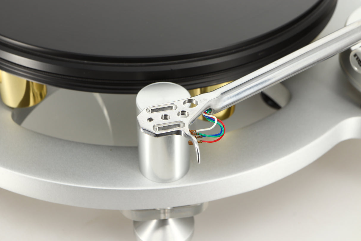 Close up view of a used Michell Gyro SE Turntable in Silver finish with RB2000 Tonearm