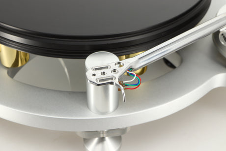Close up view of a used Michell Gyro SE Turntable in Silver finish with RB2000 Tonearm