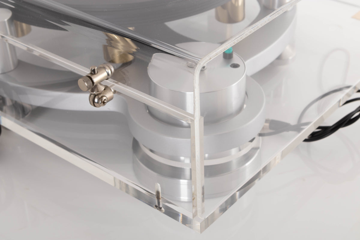 Rear left corner of a used Michell Gyrodec Turntable / SME IV Tonearm / Transfiguration Phoenix Cartridge