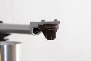 Close up of a used Michell Gyrodec Turntable / SME IV Tonearm / Transfiguration Phoenix Cartridge showing stylus