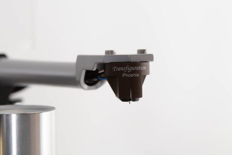 Close up of a used Michell Gyrodec Turntable / SME IV Tonearm / Transfiguration Phoenix Cartridge showing stylus