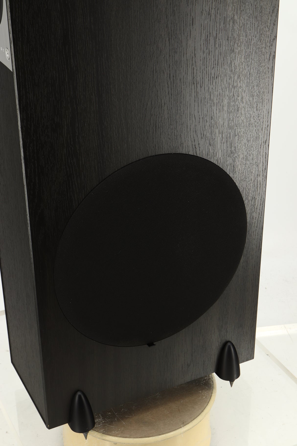 Close up view of a used Mordaunt Short Avant 908 Floorstanding Speaker in Black