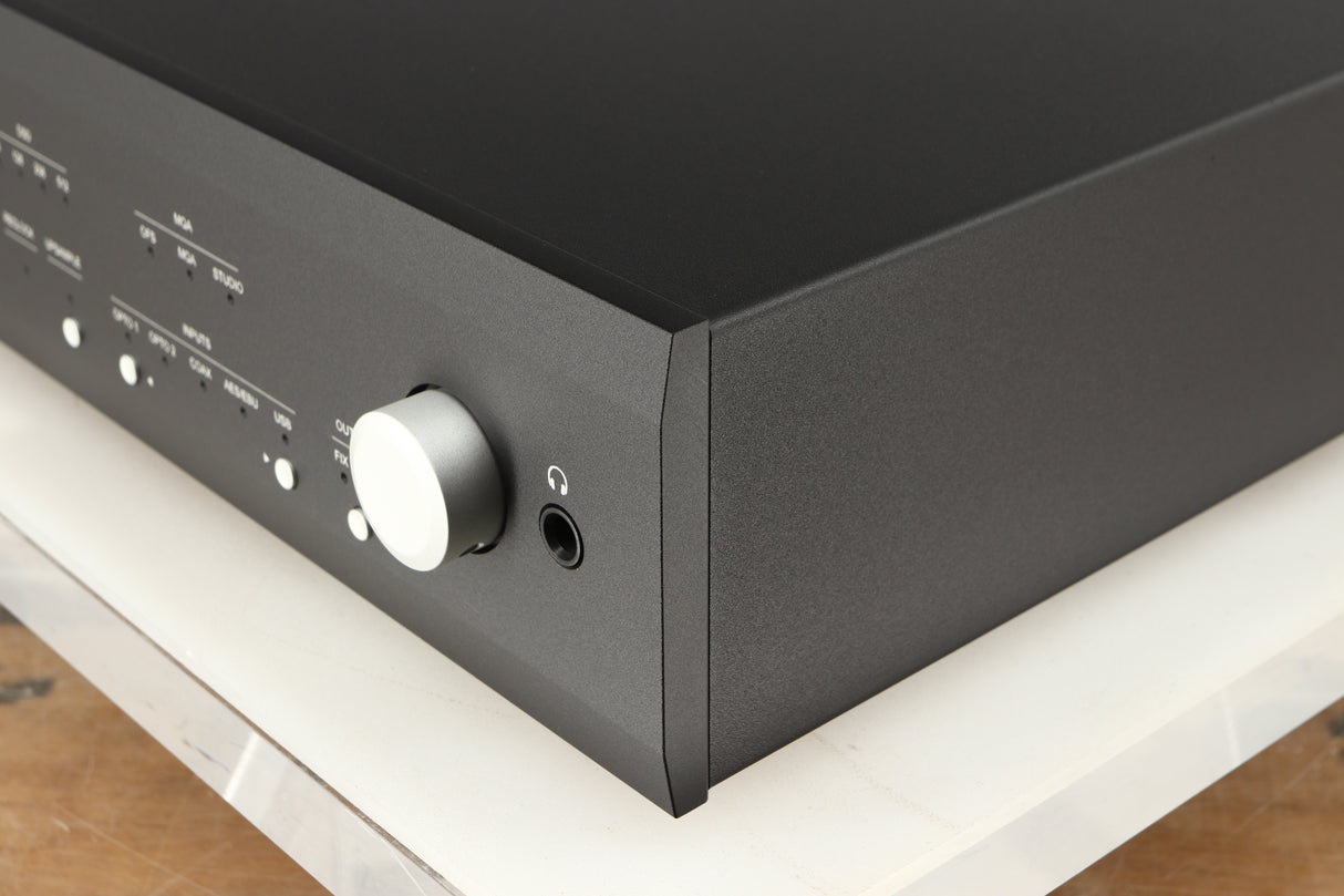 Front right corner of a used Musical Fidelity M6X DAC in a black finish