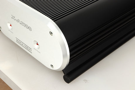 Front right corner view of a used Musical Fidelity X-AS100 Power Amplifier