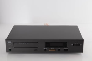 Front view of a used NAD 5425 CD Player 