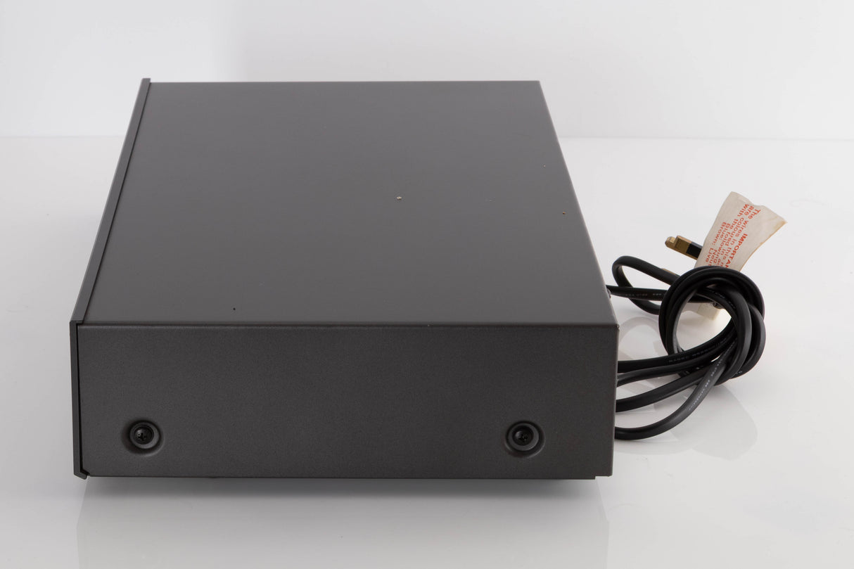 Right side view of a used NAD 5425 CD Player 