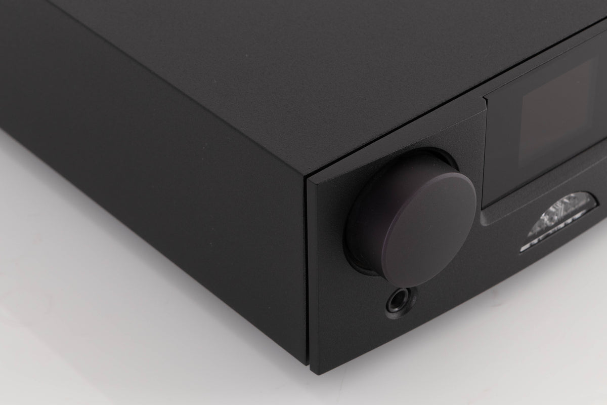 Front left corner of a used Naim DAC V-1 Digital Analogue Converter in a Black finish
