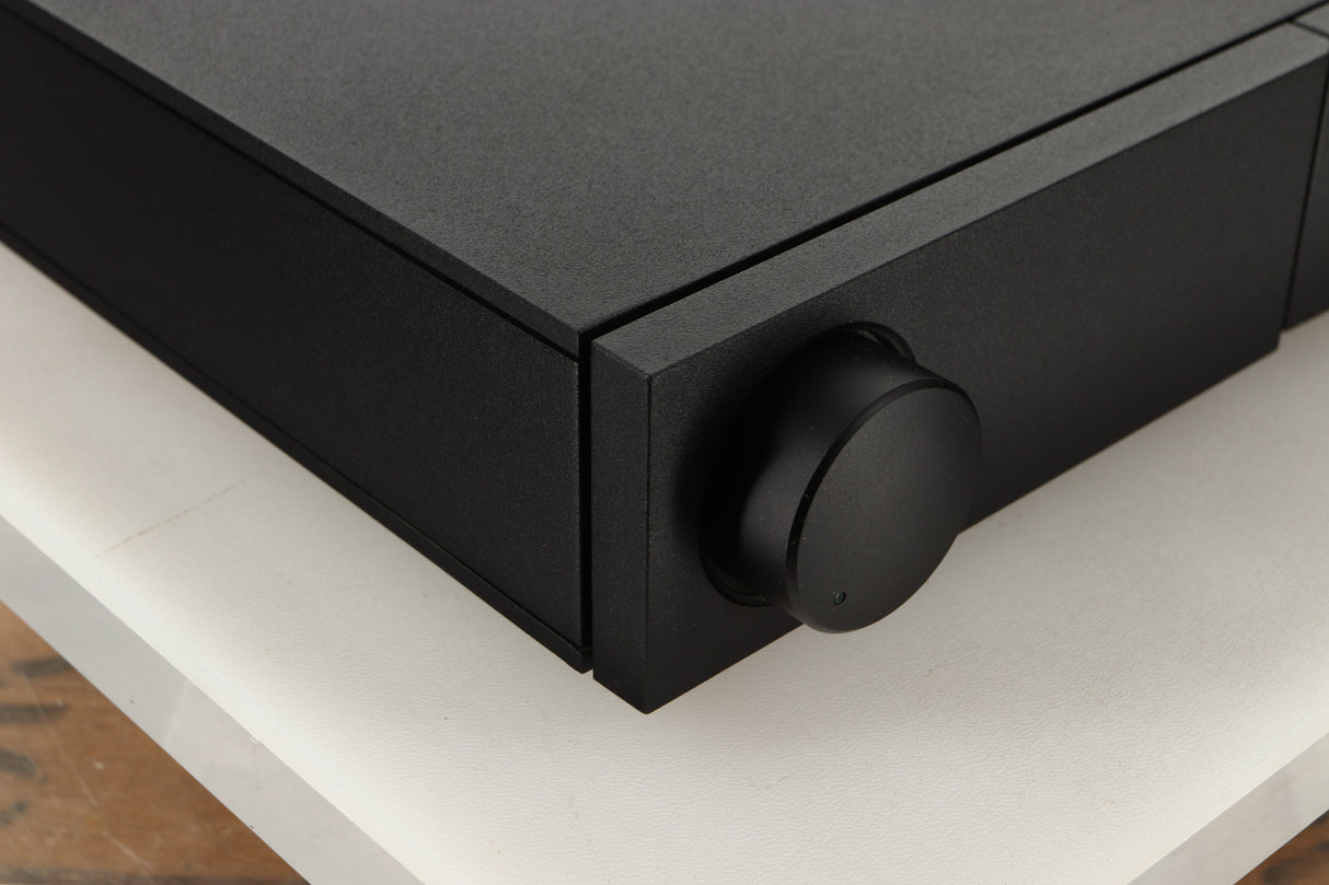 Front left corner view of a used Naim NAC122 Pre Amplifier