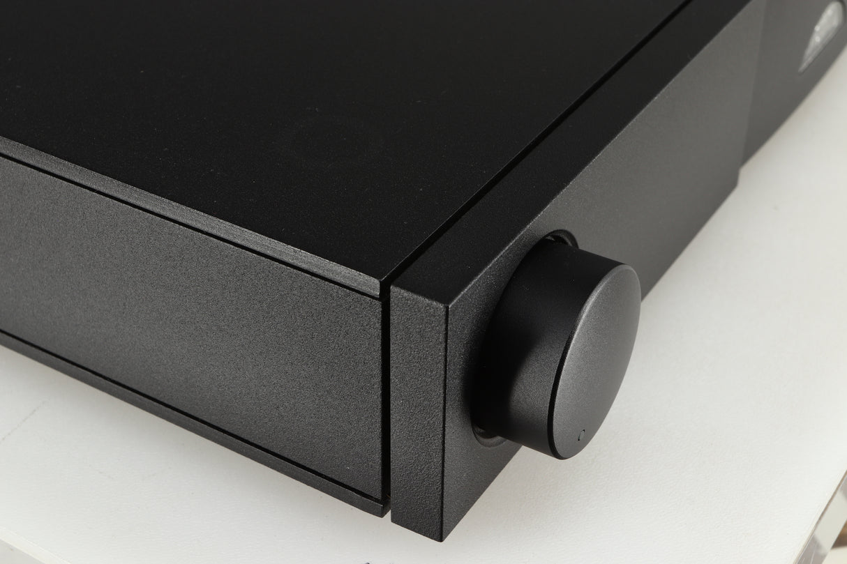 Front left corner of a used Naim NAIT 5 Integrated Amplifier in a black finish