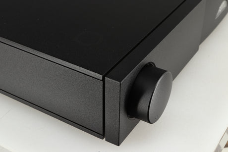 Front left corner of a used Naim NAIT 5 Integrated Amplifier in a black finish