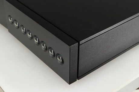Front right corner of a used Naim NAIT 5 Integrated Amplifier in a black finish