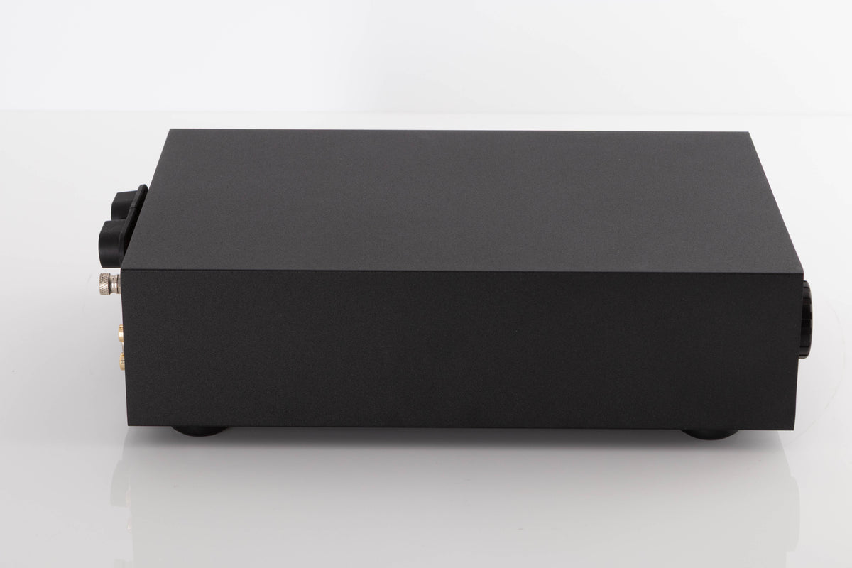 Side view of a used Naim Nait 50 Integrated Amplifier