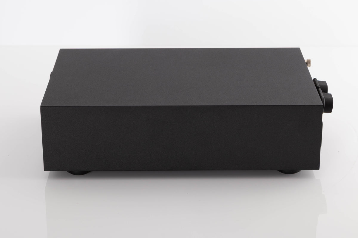 Side view of a used Naim Nait 50 Integrated Amplifier