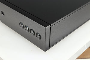 Front right corner of a used Naim NAIT 5si Integrated Amplifier in a black finish