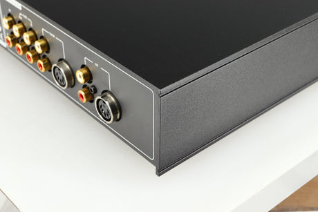 Rear left corner of a used Naim NAIT 5si Integrated Amplifier in a black finish