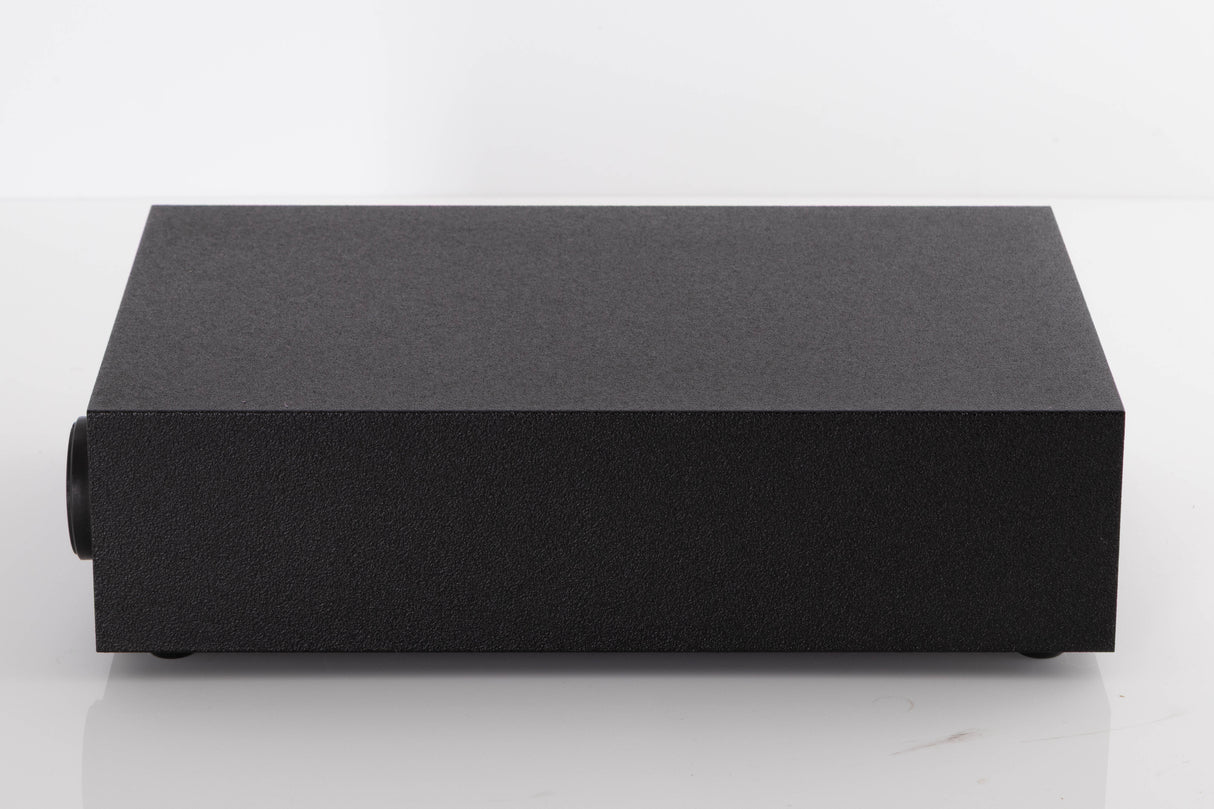 Right side view of a used Naim NAP140 Power Amplifier in a Black finish