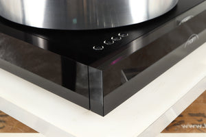 Front left corner of a used Naim Solstice Turntable Package in a black finish