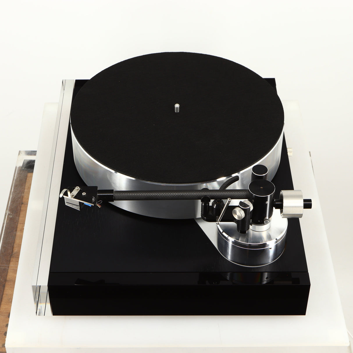 Left side view of a used Naim Solstice Turntable Package in a black finish