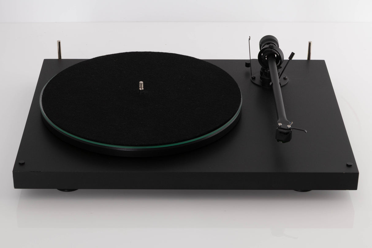 Front view of a used Pro-ject P2 Turntable / Goldring 2 Cartridge in a Black finish