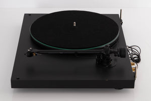 Right side view of a used Pro-ject P2 Turntable / Goldring 2 Cartridge in a Black finish
