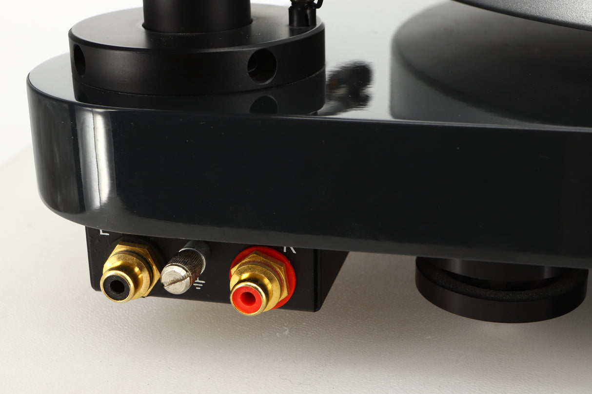 Close up view of a used Pro-Ject RPM5 Turntable in Black finish with Ortofon 510 MkII Cartridge
