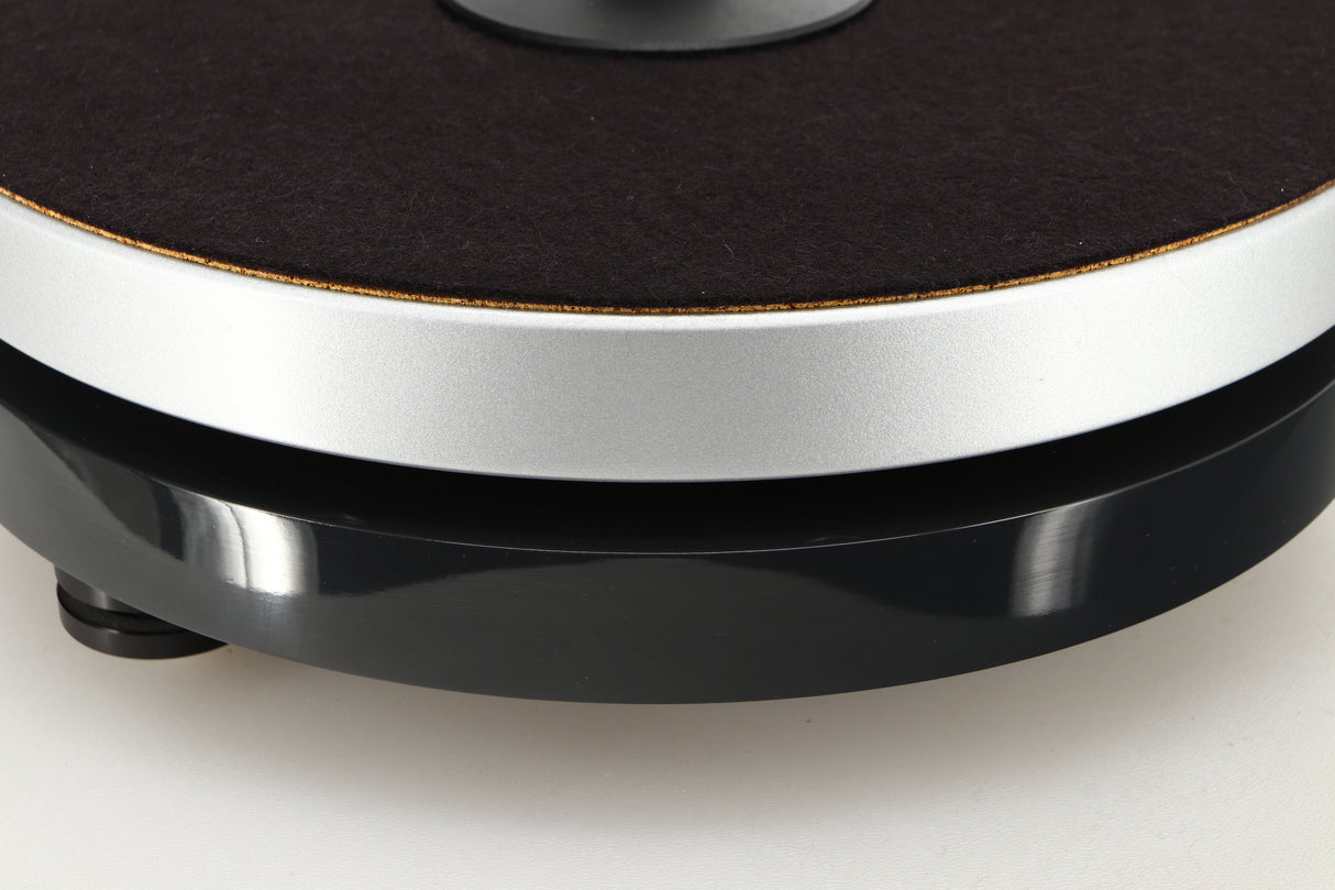 Front left corner view of a used Pro-Ject RPM5 Turntable in Black finish with Ortofon 510 MkII Cartridge
