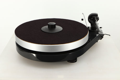 Front view of a used Pro-Ject RPM5 Turntable in Black finish with Ortofon 510 MkII Cartridge
