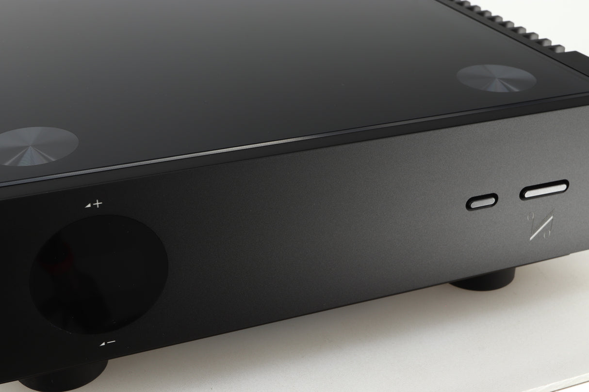 Quad Artera Pre Amplifier - Black