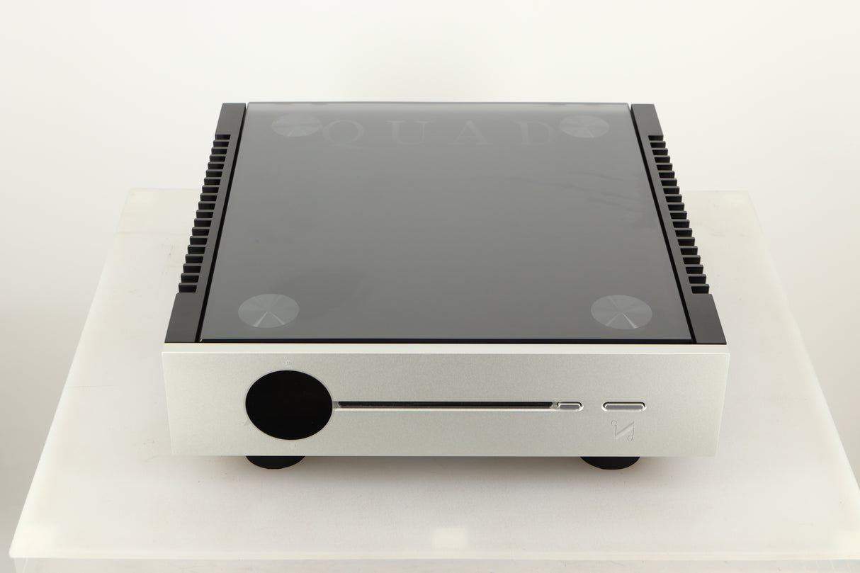 Top view of a used Quad Artera Solus Integrated System in Silver finish