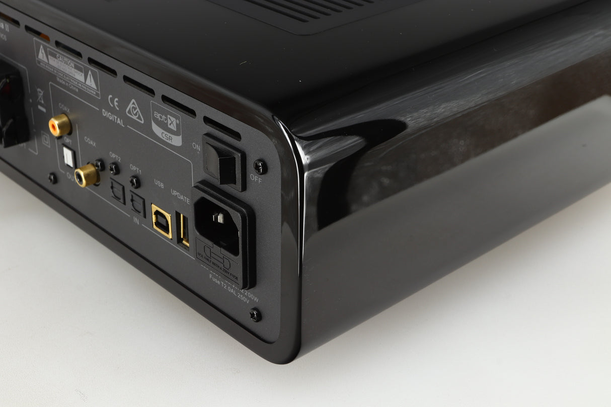 Quad Vena II Integrated Amplifier - Gloss Black