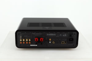 Quad Vena II Integrated Amplifier - Gloss Black
