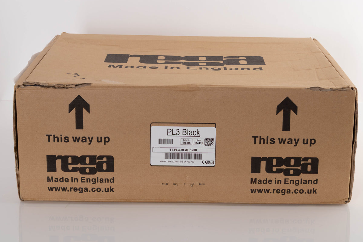 Box of a used Rega Planar 3 Turntable in Black with ND7 Cartridge