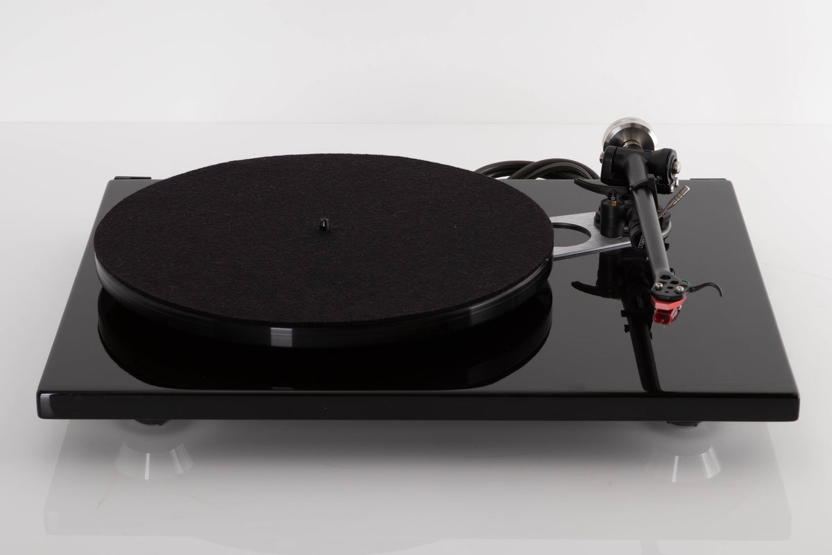 Front view of a used Rega RP6 Turntable in Black with Dynavector DV-10 X5 Cartridge