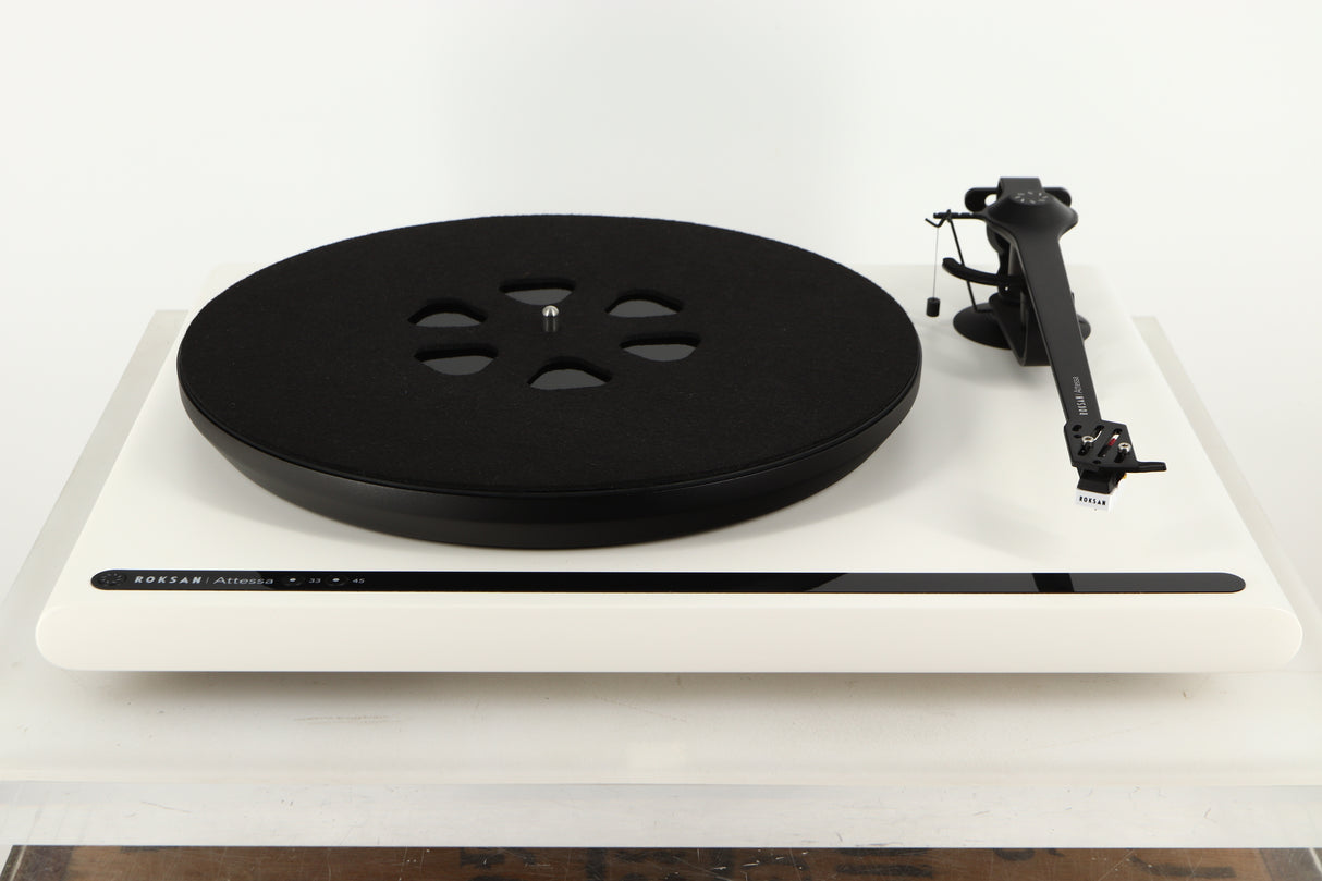 Front view of a used Roksan Attessa Turntable in White finish 