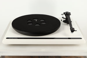 Front view of a used Roksan Attessa Turntable in White finish 