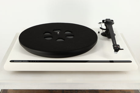 Front view of a used Roksan Attessa Turntable in White finish 
