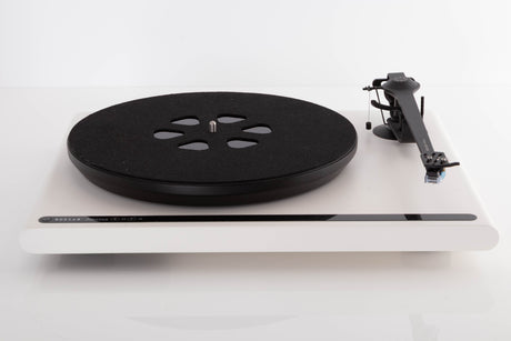 Front view of a used Roksan Attessa Turntable in White