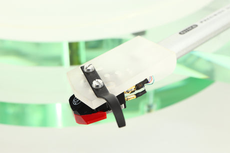 Close up of a used Roksan Radius 7 Turntable / T-VM95ML Cartridge showing cartridge