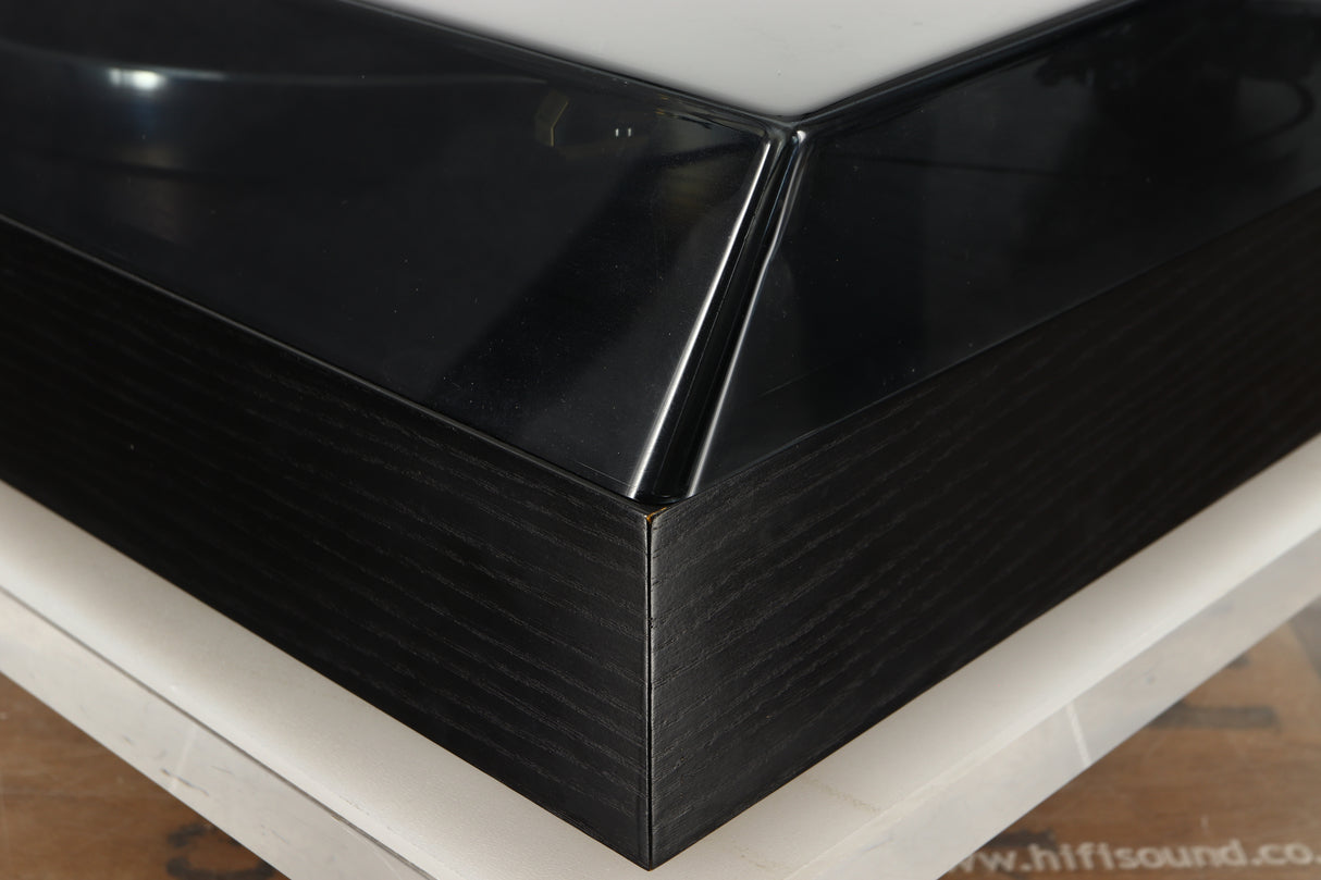 Front right corner view of a used Roksan Xerxes Turntable with Tabriz Tonearm