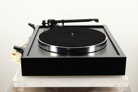 Side view of a used Roksan Xerxes Turntable with Tabriz Tonearm