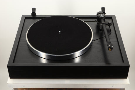 Top view of a used Roksan Xerxes Turntable with Tabriz Tonearm